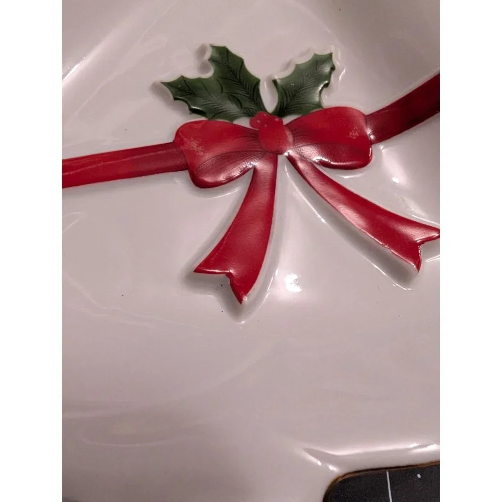 Mount Clemens Pottery Christmas Tree‎ Red Ribbon and Holly Leaf Plate Dish 9 in